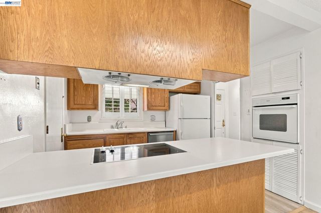 39628 Banyan Tree Rd, Fremont, CA 94538