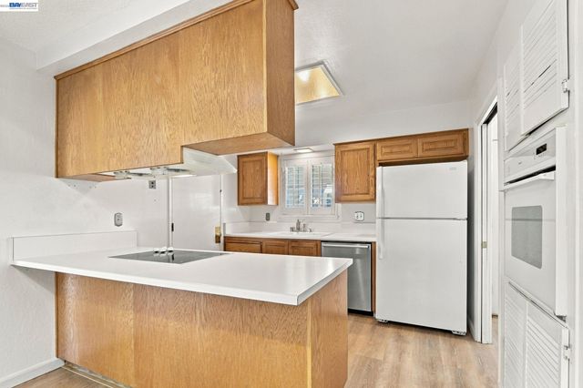 39628 Banyan Tree Rd, Fremont, CA 94538