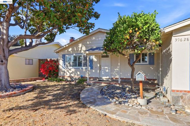 39628 Banyan Tree Rd, Fremont, CA 94538