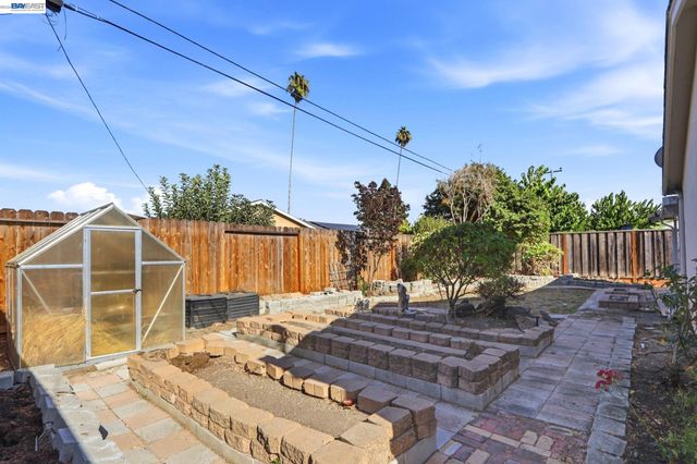 39628 Banyan Tree Rd, Fremont, CA 94538