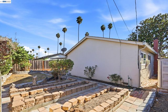 39628 Banyan Tree Rd, Fremont, CA 94538
