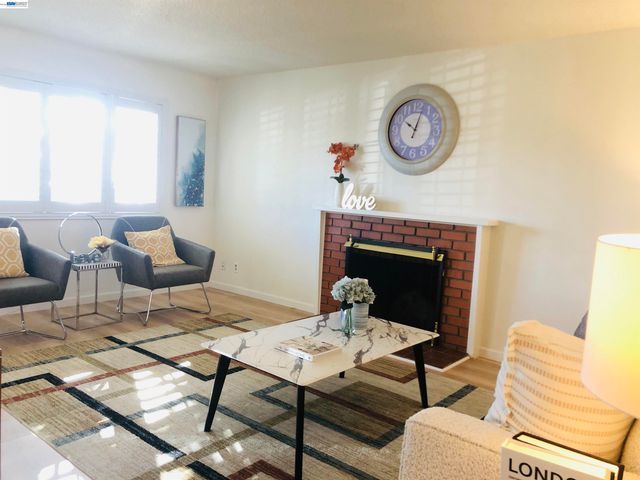 39628 Banyan Tree Rd, Fremont, CA 94538