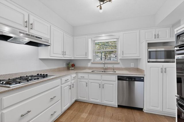 6945 Mill Falls Drive, Dallas, TX 75248