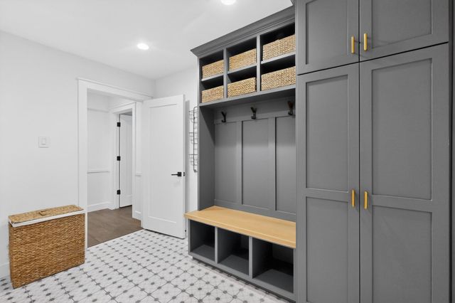 6945 Mill Falls Drive, Dallas, TX 75248