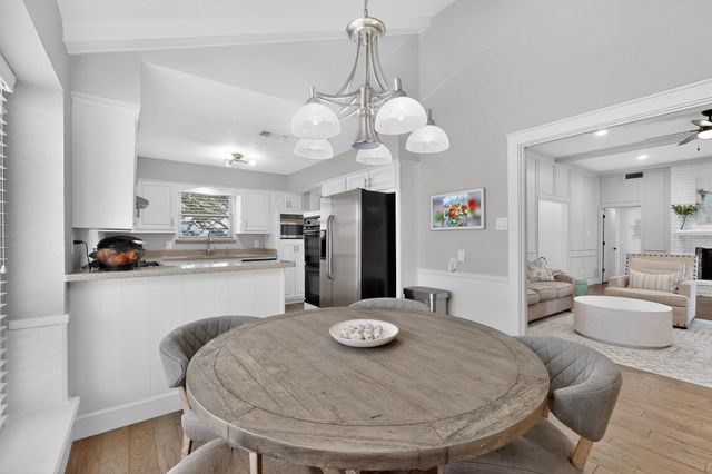 6945 Mill Falls Drive, Dallas, TX 75248