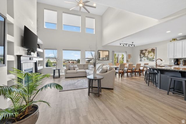 4087 W GREAT NECK DR, South Jordan, UT 84009