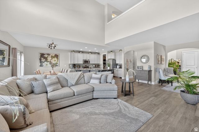 4087 W GREAT NECK DR, South Jordan, UT 84009