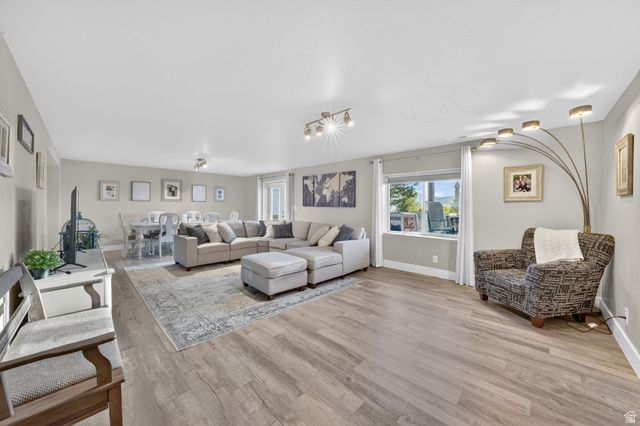 4087 W GREAT NECK DR, South Jordan, UT 84009