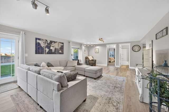 4087 W GREAT NECK DR, South Jordan, UT 84009