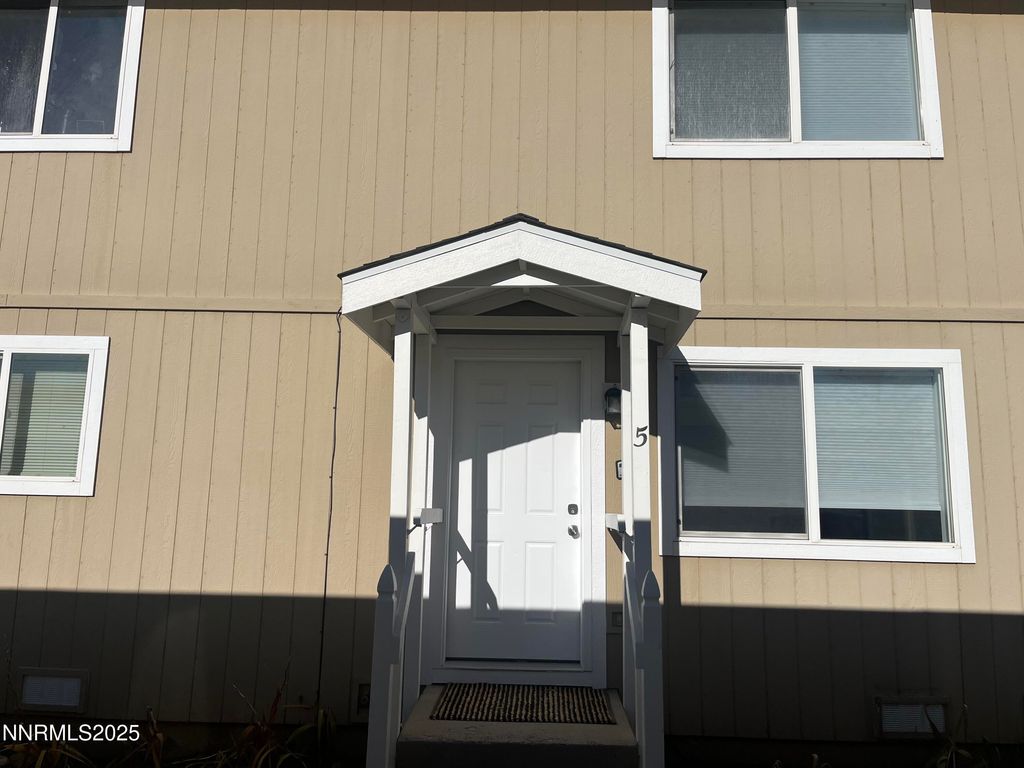 1265 Redwood Circle 5, Gardnerville, NV 89460