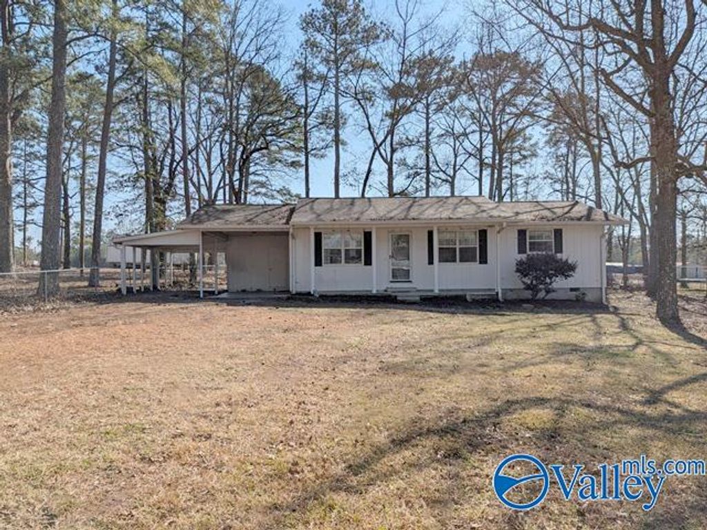 1022 Lindsey Drive, Centre, AL 35960