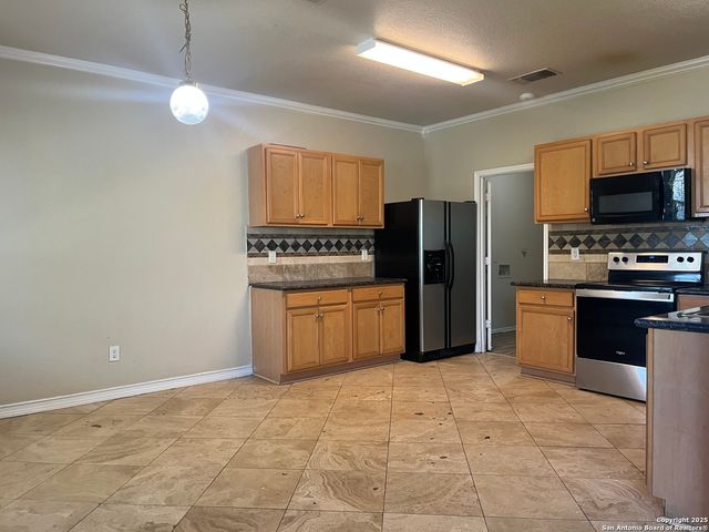 7002 Hallie Spirit, San Antonio, TX 78227