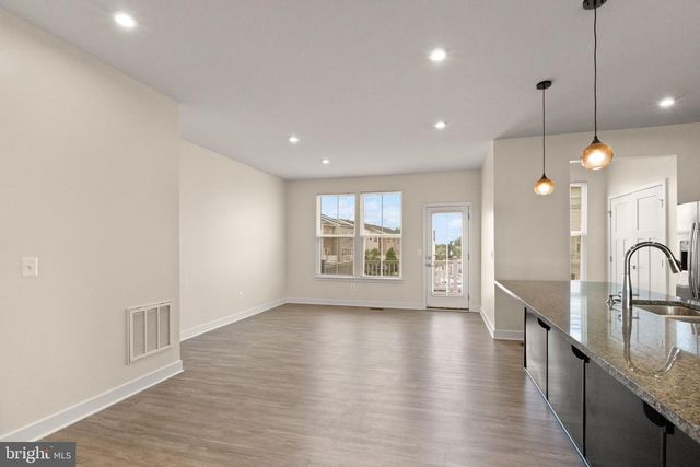 11364 WILLOW GREEN CIR, Manassas, VA 20109