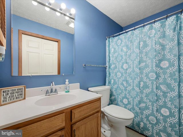 125 ENDER AVE, Moorefield, WV 26836