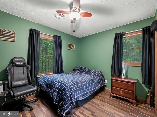 125 ENDER AVE, Moorefield, WV 26836