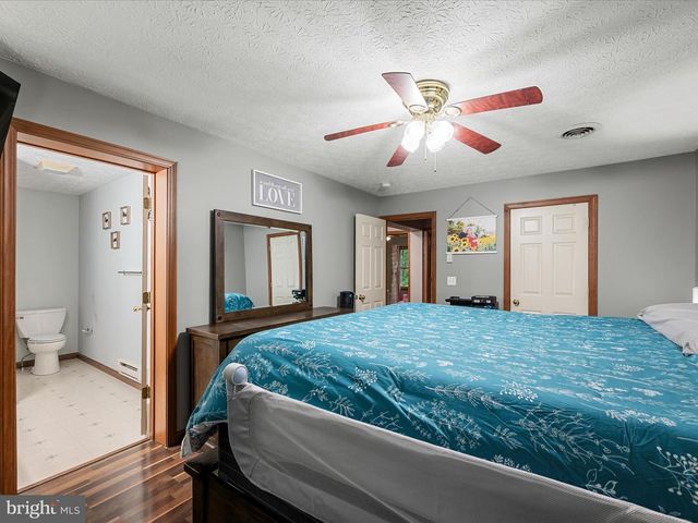 125 ENDER AVE, Moorefield, WV 26836