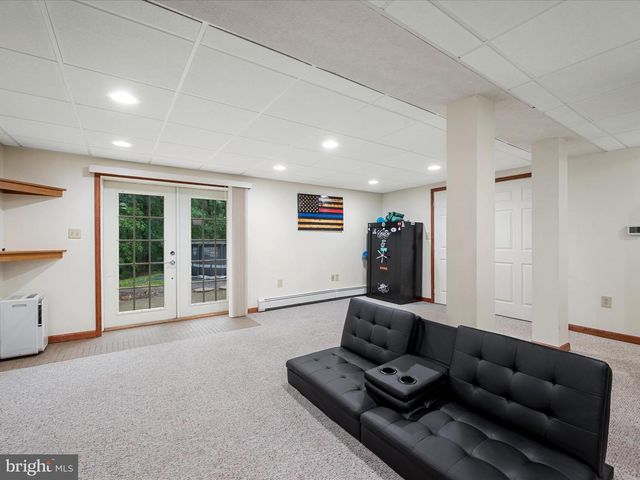 125 ENDER AVE, Moorefield, WV 26836