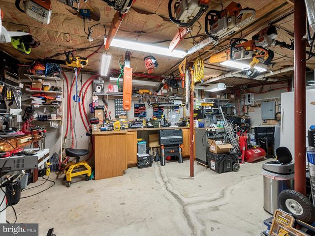 125 ENDER AVE, Moorefield, WV 26836