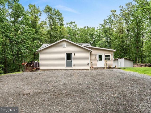 125 ENDER AVE, Moorefield, WV 26836