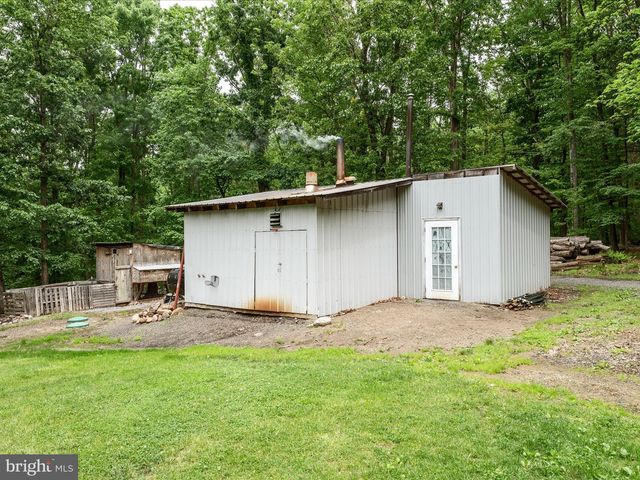 125 ENDER AVE, Moorefield, WV 26836