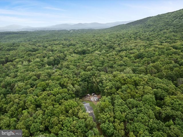 125 ENDER AVE, Moorefield, WV 26836