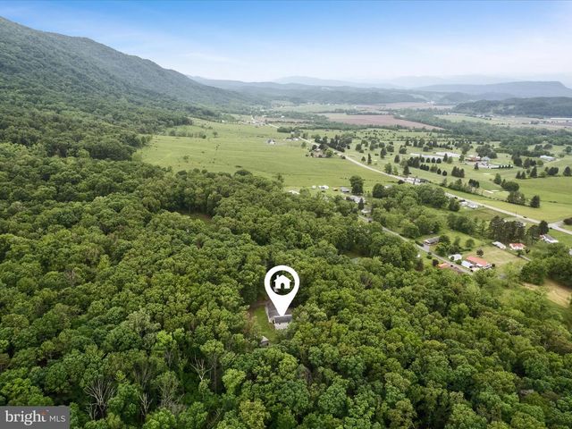 125 ENDER AVE, Moorefield, WV 26836