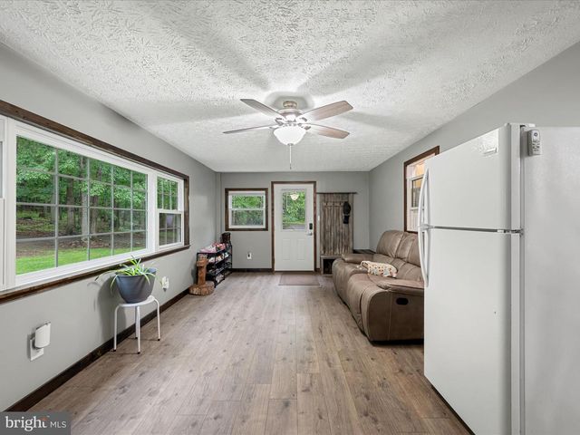 125 ENDER AVE, Moorefield, WV 26836