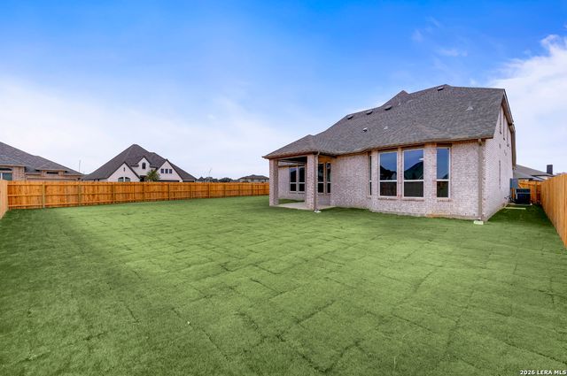 152 Lacey Oak, Castroville, TX 78009