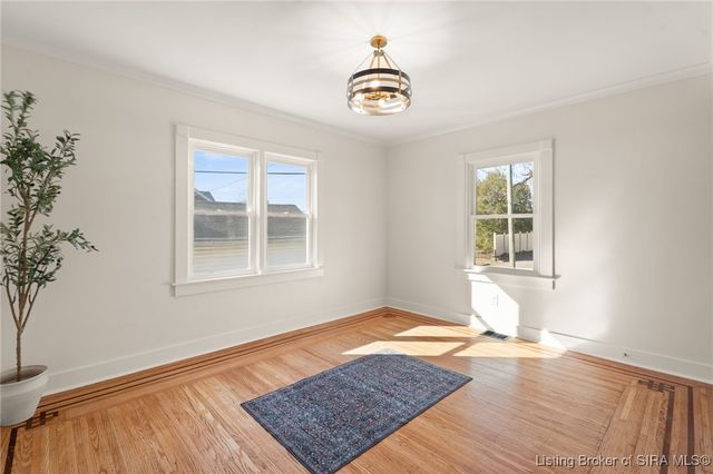 1012 E 7th Street, Jeffersonville, IN 47130