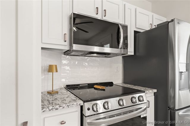 1012 E 7th Street, Jeffersonville, IN 47130