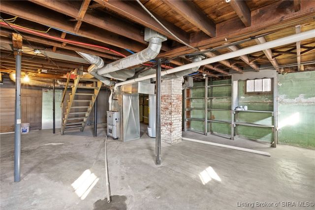 1012 E 7th Street, Jeffersonville, IN 47130