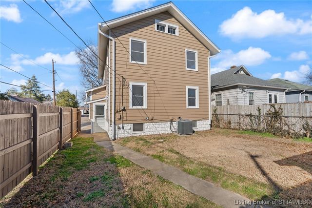 1012 E 7th Street, Jeffersonville, IN 47130