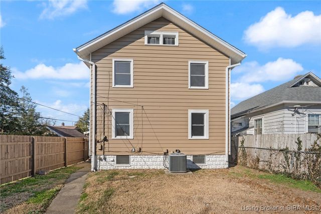 1012 E 7th Street, Jeffersonville, IN 47130