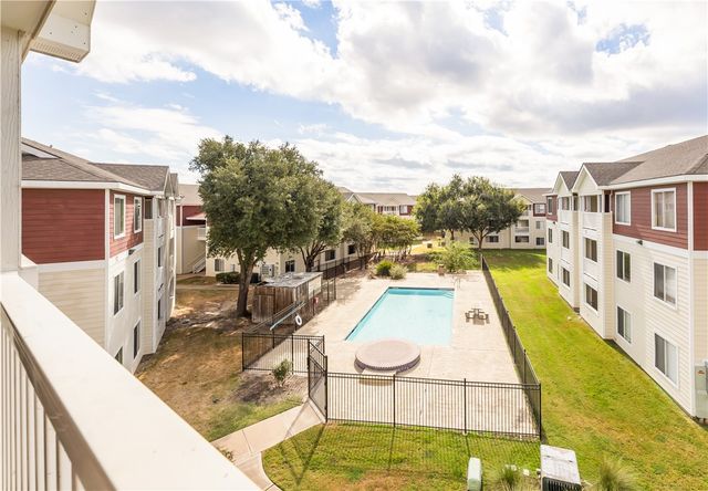 523 Southwest Parkway 303, College Station, TX 77840