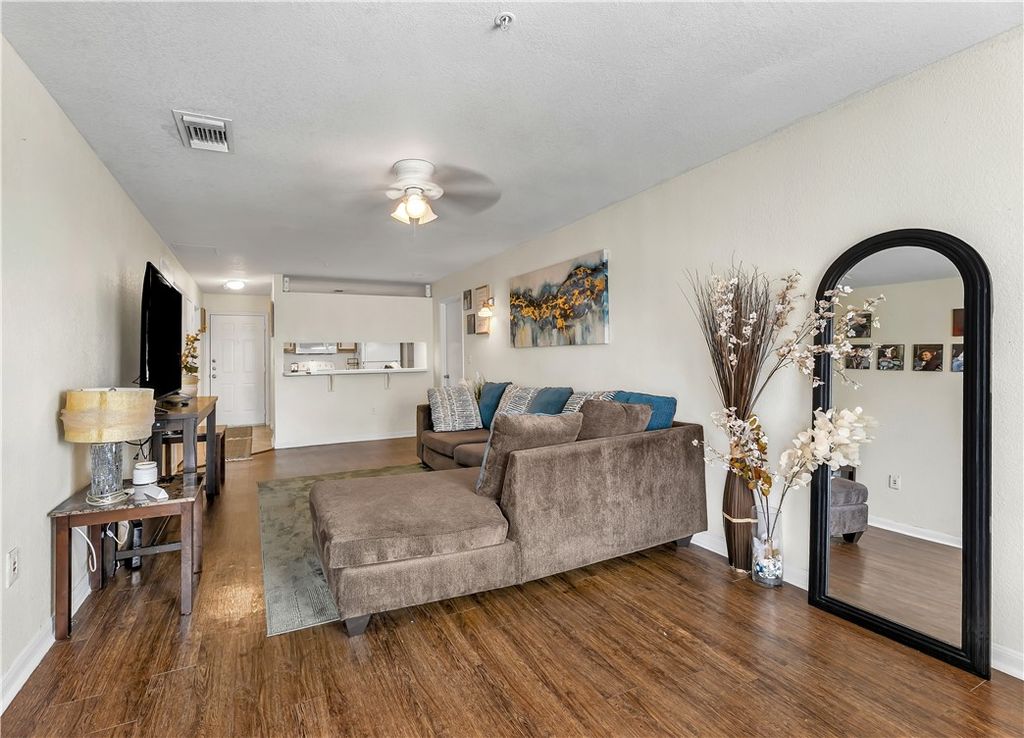523 Southwest Parkway 303, College Station, TX 77840 — photo 5
