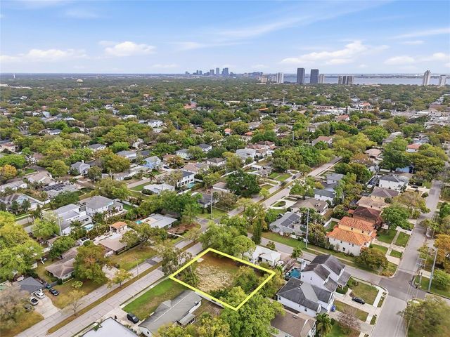 4104 W EL PRADO BOULEVARD, Tampa, FL 33629