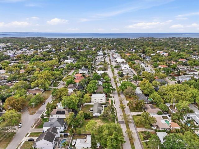 4104 W EL PRADO BOULEVARD, Tampa, FL 33629