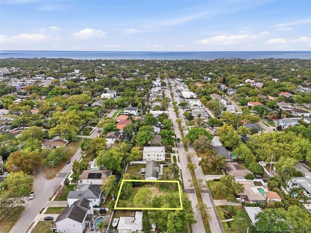 4104 W EL PRADO BOULEVARD, Tampa, FL 33629
