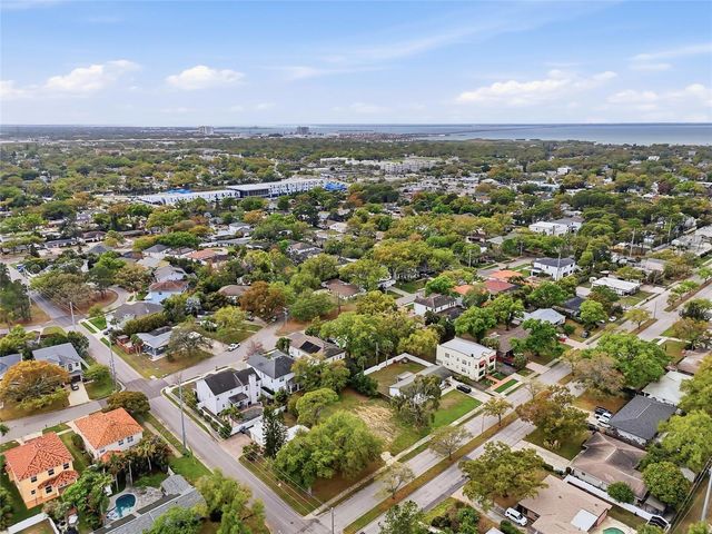 4104 W EL PRADO BOULEVARD, Tampa, FL 33629