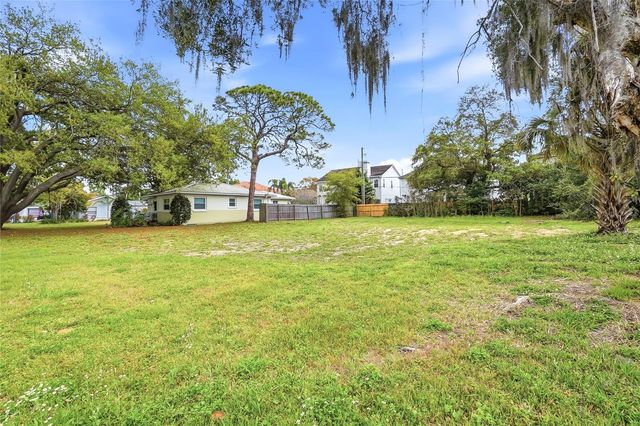 4104 W EL PRADO BOULEVARD, Tampa, FL 33629