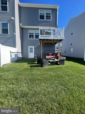 100 CECILY WAY, Ranson, WV 25438