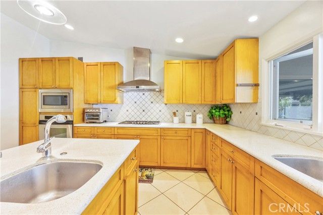 1439 Wembley Road, San Marino, CA 91108