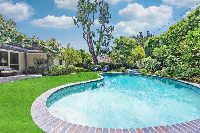 1439 Wembley Road, San Marino, CA 91108