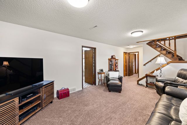 409 NE 9th Street, Ankeny, IA 50021