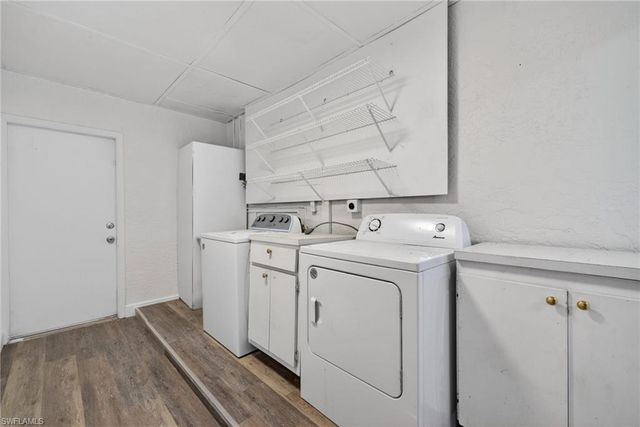 9090 San Carlos BLVD, Fort Myers, FL 33967