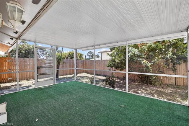 9090 San Carlos BLVD, Fort Myers, FL 33967