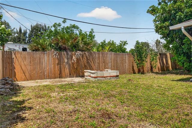 9090 San Carlos BLVD, Fort Myers, FL 33967