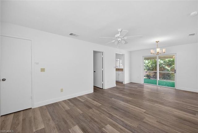 9090 San Carlos BLVD, Fort Myers, FL 33967