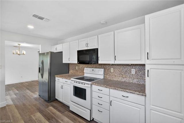 9090 San Carlos BLVD, Fort Myers, FL 33967