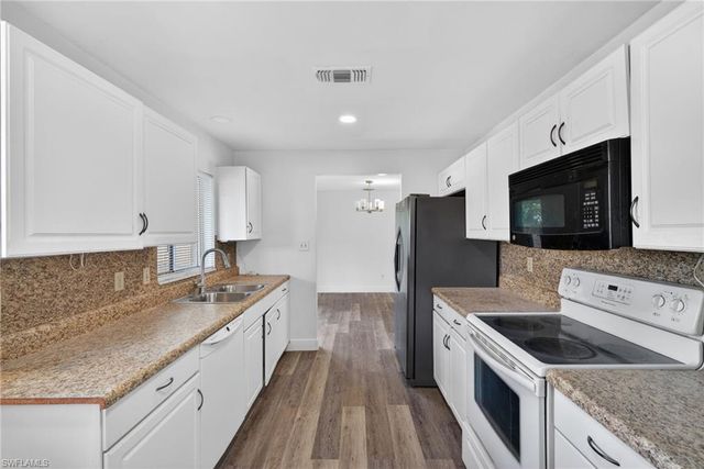 9090 San Carlos BLVD, Fort Myers, FL 33967